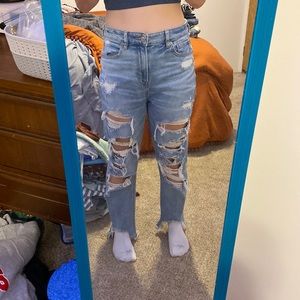 Light blue washed jeans